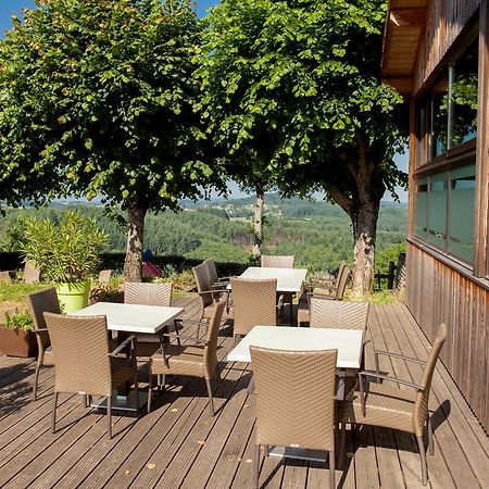 Logis Le Saint Cyr Montmelard Exterior foto