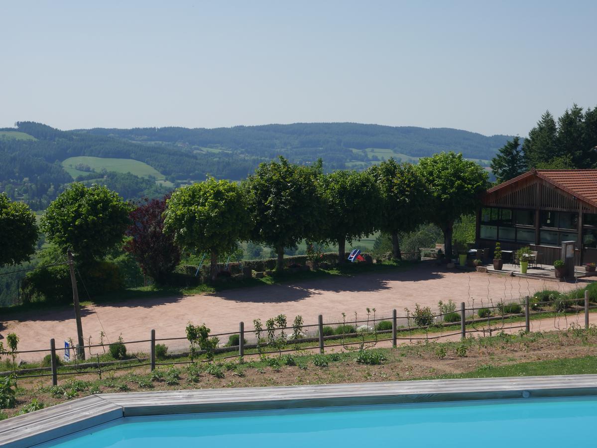 Logis Le Saint Cyr Montmelard Exterior foto